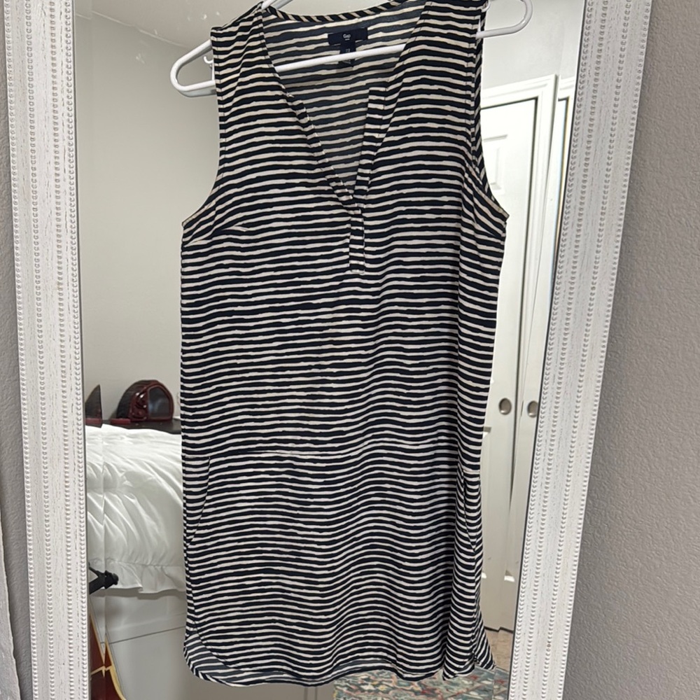 Gap Black and White Striped Sleeveless Top